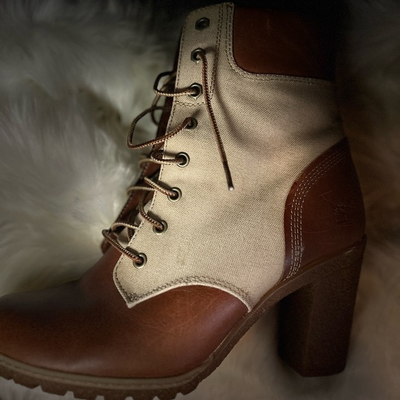 SIZE: US Women’s 8 Tan/ brown Lace-up Timberland heeled booties (w/ Ortholite) - Picture 5 of 7